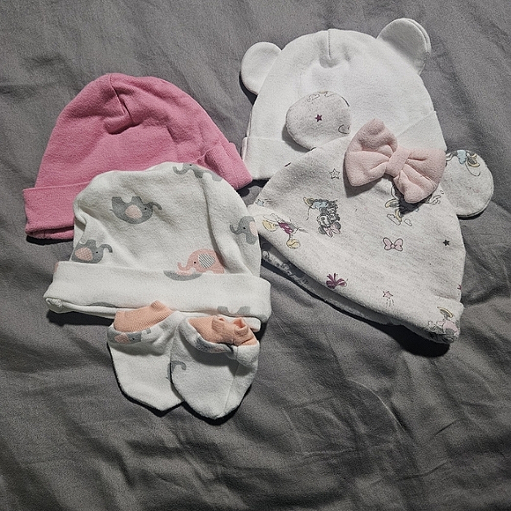 💝💝5/$25💝💝 With Purchase Pink and White Baby One Piece Set